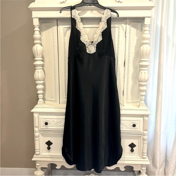 Etonne by Sarah Richards Dresses & Skirts - Vintage Etonne Sarah Richard’s BLACK SATIN LACE SLIP MIDI DRESS NIGHTIE SZ 18/20
